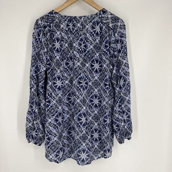 Lucky Brand Top Size Medium Women Blue Blouse Geo Print Eyelet Peasant V Neck - Picture 4 of 6